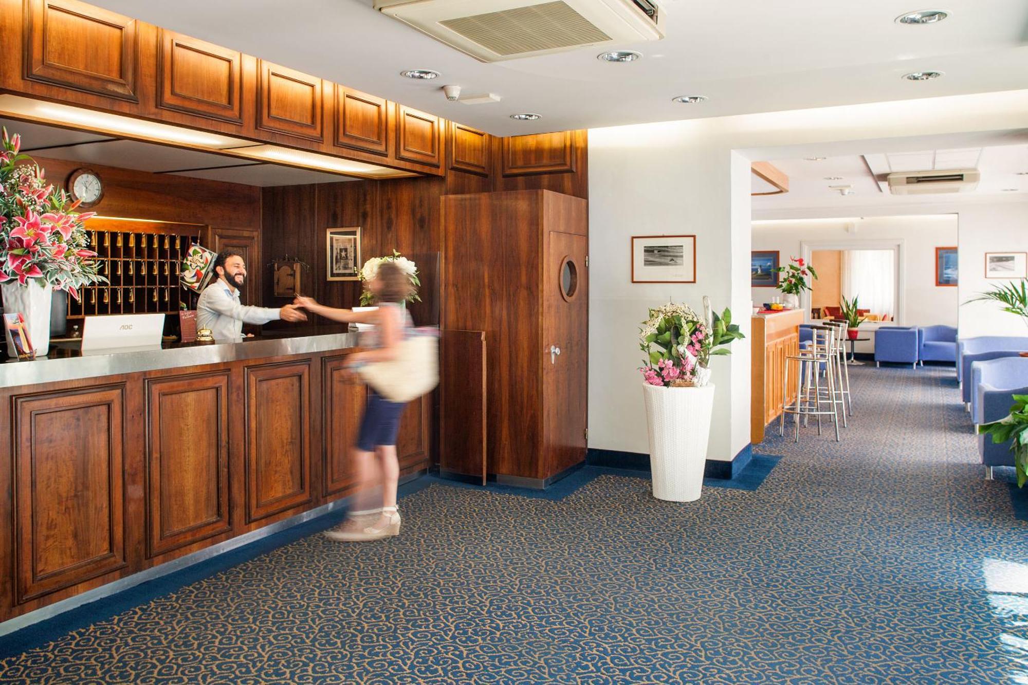 Hotel Curtis Centrale 阿拉西奥 外观 照片